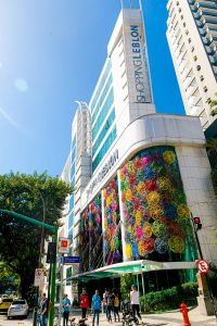 Obra 'Semente da Vida', de Marcos Cardoso, dá as boas-vindas à Primavera no Shopping Leblon (Foto: Miguel Sá)